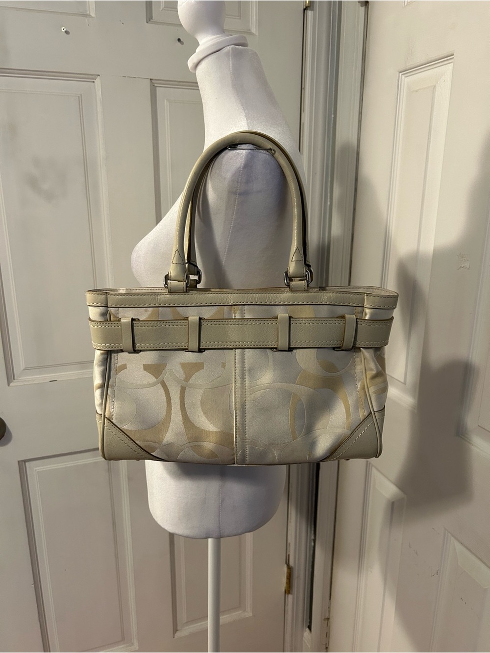 Coach Hampton Optic Vintage Cream and Tan Signature Tote with Horsebit Accent - Picture 4 of 13